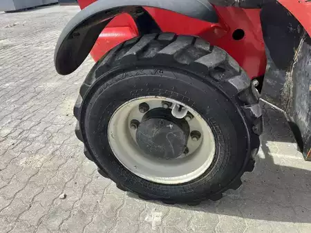 Empilhador telescópico giratório  2017  Manitou MT625H COMFORT (7)