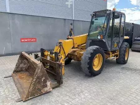 Empilhador telescópico giratório  1997  JCB 527-67 (1)
