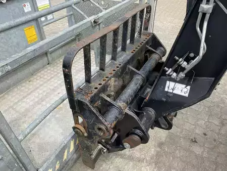 Empilhador telescópico giratório  2014  Manitou MT1840A (9)