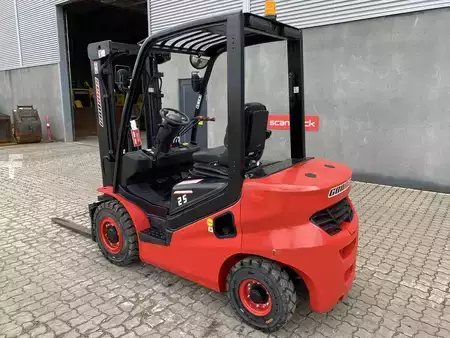 Wózki widłowe diesel 2022  Conmas CPCD25-X2H7F1 (2)