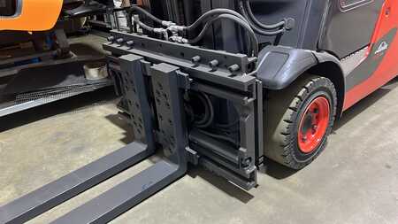 Propane Forklifts 2017  Linde H18T-01 (2) 
