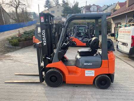 LPG Forklifts 2007  Toyota 42-7FGF15 (1)