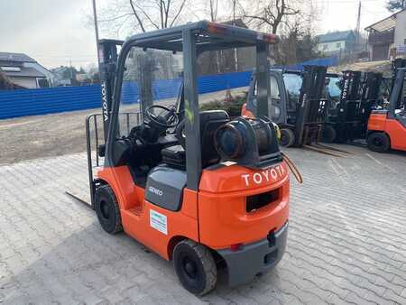 LPG Forklifts 2007  Toyota 42-7FGF15 (2)