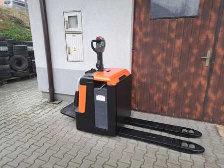 Electric Pallet Trucks 2007  Toyota LPE240/S (2) 