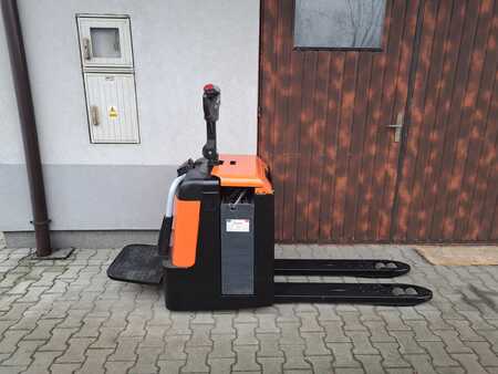 Electric Pallet Trucks 2007  Toyota LPE240/S (1) 