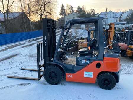 Propane Forklifts 2023  Toyota 02-8FGF25 (1) 