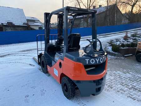 LPG Forklifts 2023  Toyota 02-8FGF25 (2)