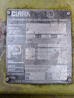LPG heftrucks 1990  Clark GPM30L (6)