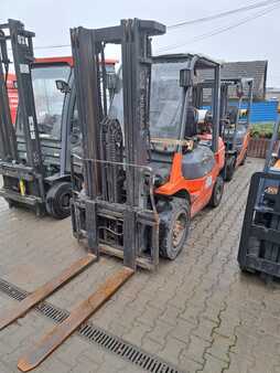 LPG Forklifts 2006  Toyota 02-7FGF30 (1)