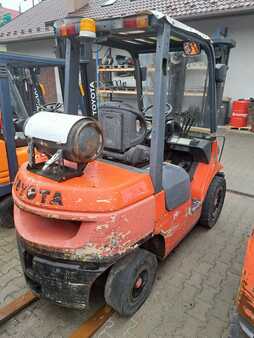LPG Forklifts 2006  Toyota 02-7FGF30 (8)