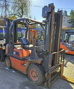 Dieselový VZV 2002  Nissan FD02A20Q (1)