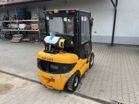 Wózki gazowe 2018  Maximal FG25T-M3WA3 (6)