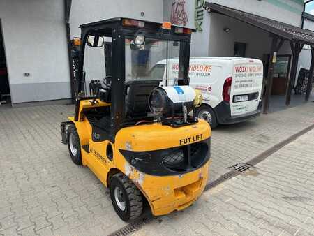 Wózki gazowe 2018  Maximal FG25T-M3WA3 (7)