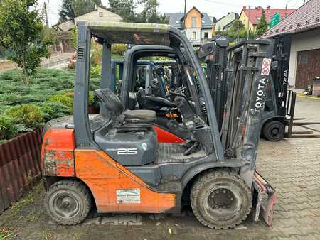 Carrelli elevatori diesel 2009  Toyota 50-8FD20 / 52-8FD20 (1)