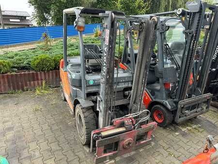 Carrelli elevatori diesel 2009  Toyota 50-8FD20 / 52-8FD20 (2)