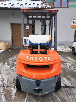 Carretilla elevadora GLP 2005  Toyota 02-7 FGF30 (7)