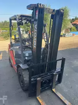 Wózki gazowe 2018  Toyota 02-8 FGF25 (2)