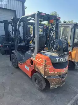 Wózki gazowe 2018  Toyota 02-8 FGF25 (3)