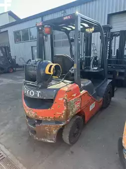 Wózki gazowe 2018  Toyota 02-8 FGF25 (4)