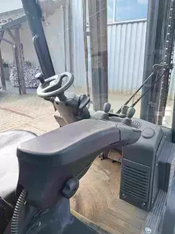 Empilhador a gás 2017  Linde H25T/600, 2500-3000 kg (9)