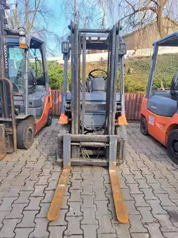 Wózki gazowe 2001  Toyota 7FGL15 (7)