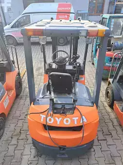 Wózki gazowe 2001  Toyota 7FGL15 (8)