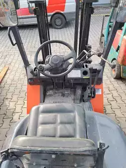 Wózki gazowe 2001  Toyota 7FGL15 (9)