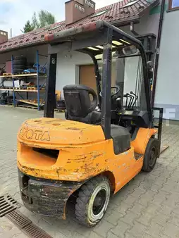 Dieselstapler 2006  Toyota 62-7FDF25 (5)