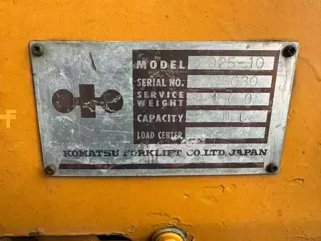 Chariots élévateurs diesel 1995  Komatsu FD25-10 (6)