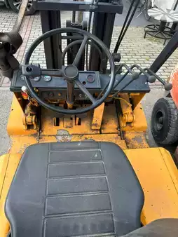 Chariots élévateurs diesel 1995  Komatsu FD25-10 (9)