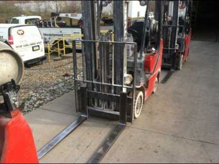 Propane Forklifts 2009  Tusk 350CGH-20 (1) 