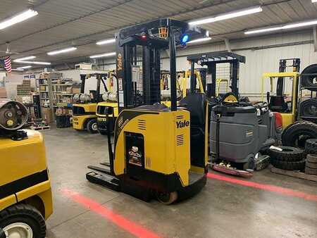 Stand up / Reach Forklifts Yale NR045EB
