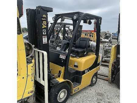 Propane Forklifts 2017  Yale GP040SVX (3)