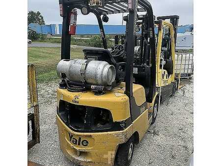 Propane Forklifts 2017  Yale GP040SVX (5)