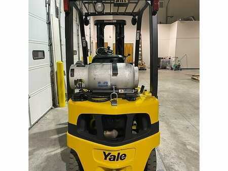 Propane Forklifts 2019  Yale GLP030 (3)
