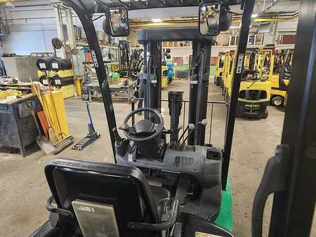 Gasoline Forklifts 2017  Yale GP050MX (2)