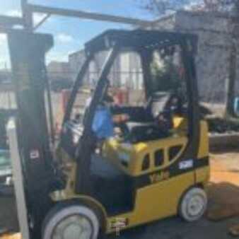 Propane Forklifts - Yale GC050VX (1)