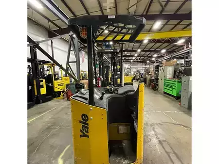 4-Wheel Electric  Yale ESC040AD (3)