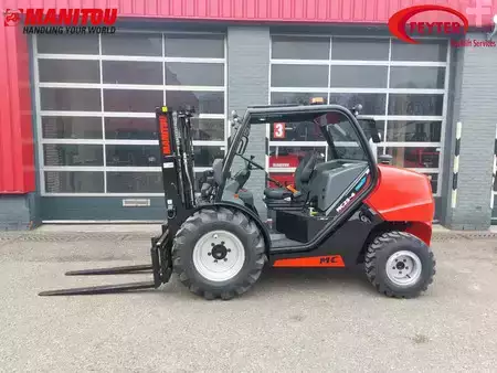 Terrenggående gaffeltruck 2025  Manitou MC25-4 MC25-4 / NIEUW / LEASE VANAF €799 per maand! (1)