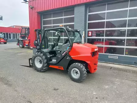 Terrenggående gaffeltruck 2025  Manitou MC25-4 MC25-4 / NIEUW / LEASE VANAF €799 per maand! (5)