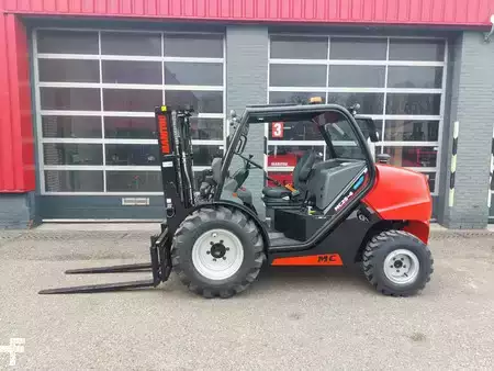 Empilhador todo-terreno 2025  Manitou MC25-4 (1)