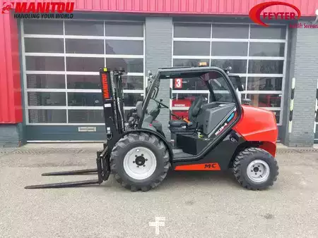 Empilhador todo-terreno 2025  Manitou MC25-4 (12)