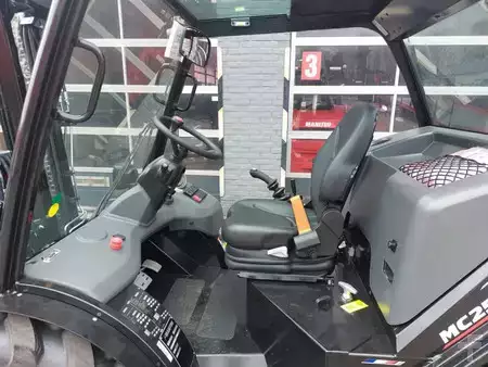 Empilhador todo-terreno 2025  Manitou MC25-4 (8)