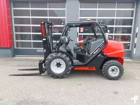 Terénní vysokozdvižný vozík 2025  Manitou MC25-4 MC25-4 (1)