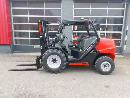 Carrelli fuoristrada 4x4 2025  Manitou MC 25 -4 | NIEUW | DIRECT LEVERBAAR! (2)