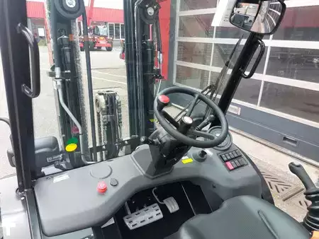 Carrelli fuoristrada 4x4 2025  Manitou MC 25 -4 | NIEUW | DIRECT LEVERBAAR! (6)