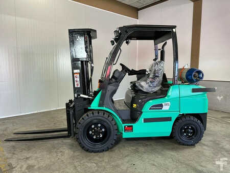 Chariot élévateur gaz 2022  Mitsubishi FG35N LPG Forklift (3)