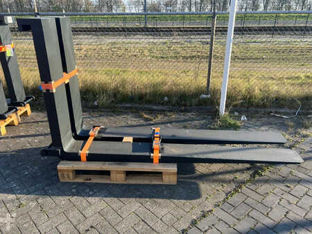 Diesel Forklifts 2025  Kalmar DCG160-12 DCG160-12 (11)