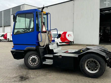 Terminálový traktor 2012  Terberg YT 182 (2)