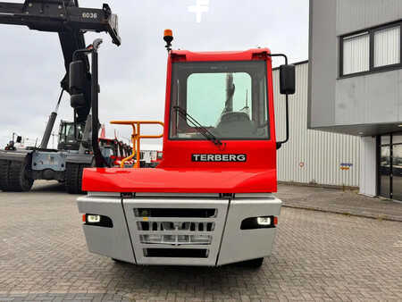 Terminálový traktor 2025  Terberg YT 223 4x2 aangedreven terminal trekker (2)
